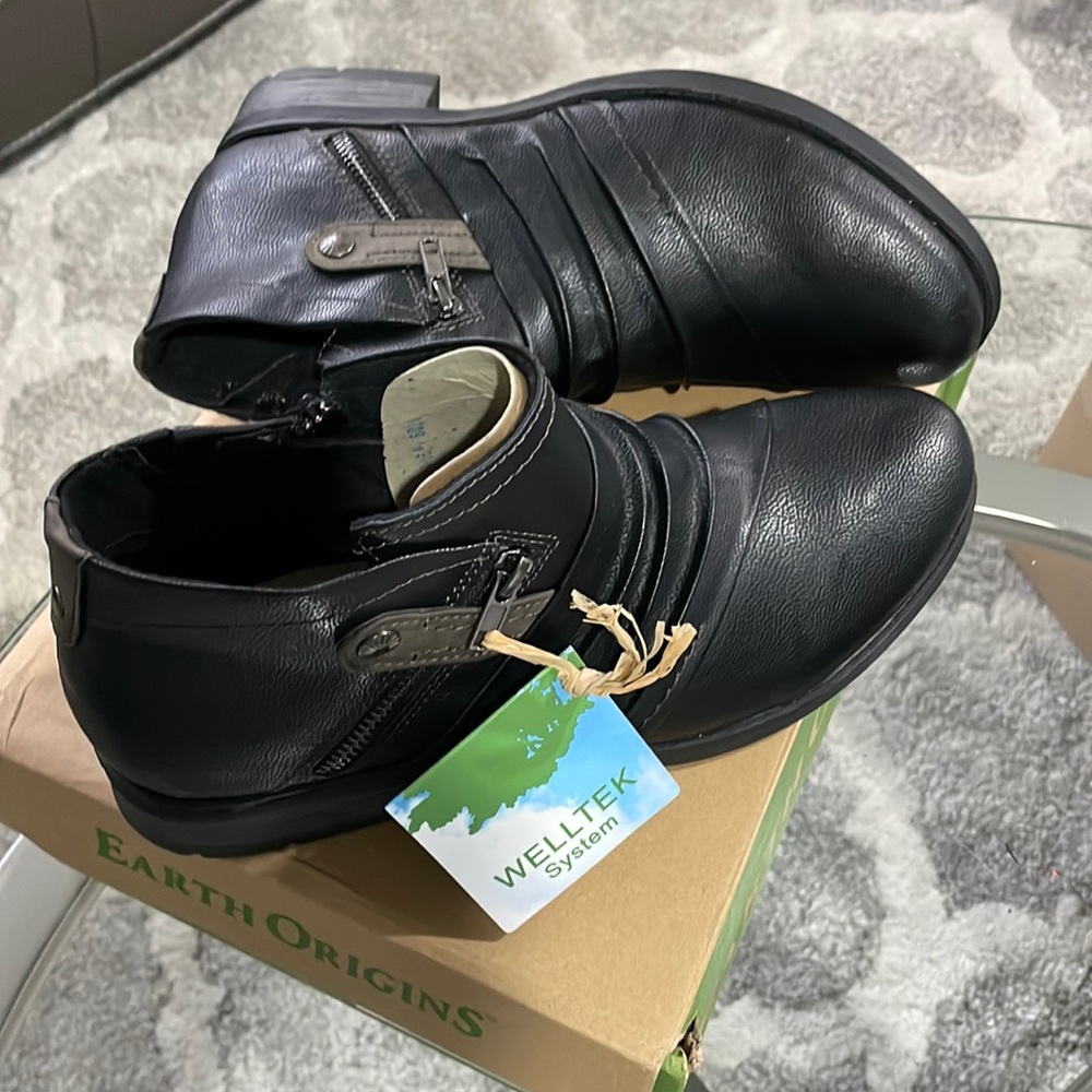 Earth Origins boot-black bootie